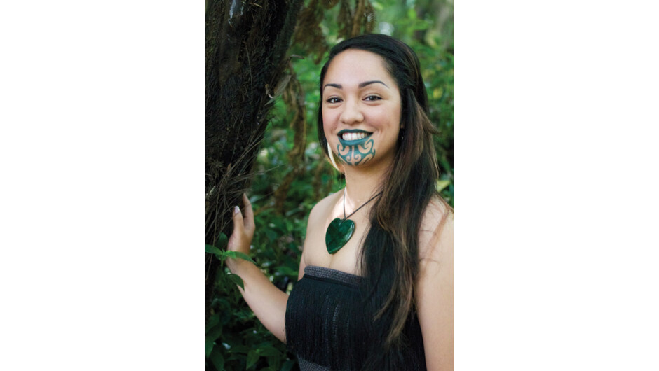 先祖代々受け継がれてきた誇るべき文化を披露します。