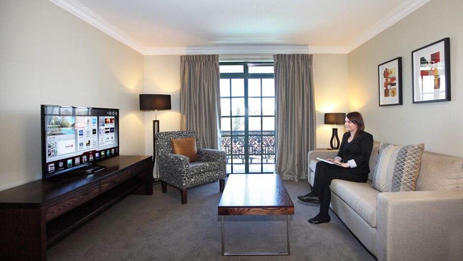 Distinction Rotorua Hotel Suite with Smart TVs & free unlimited WIFI.