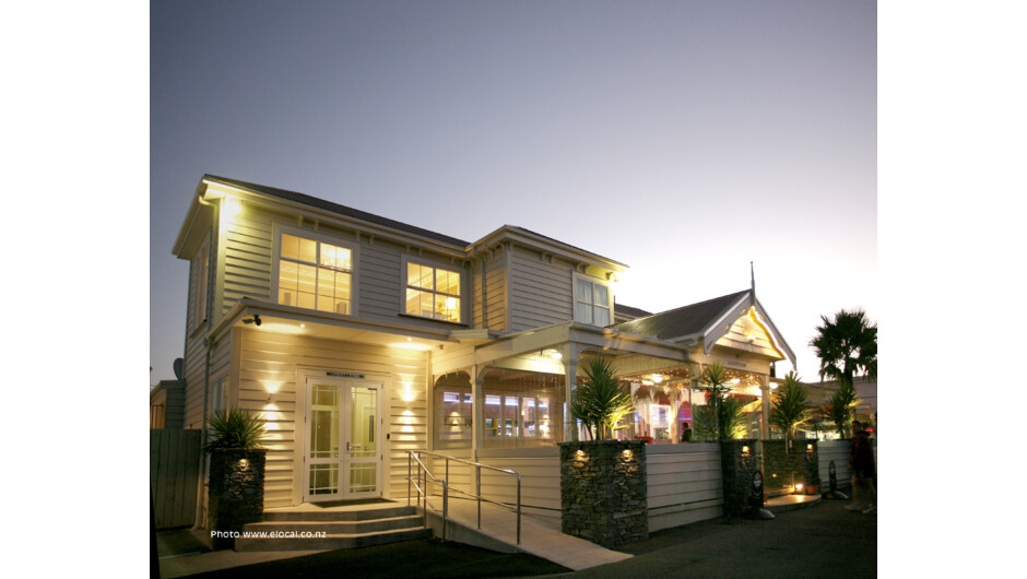 Tuakau Hotel at dusk