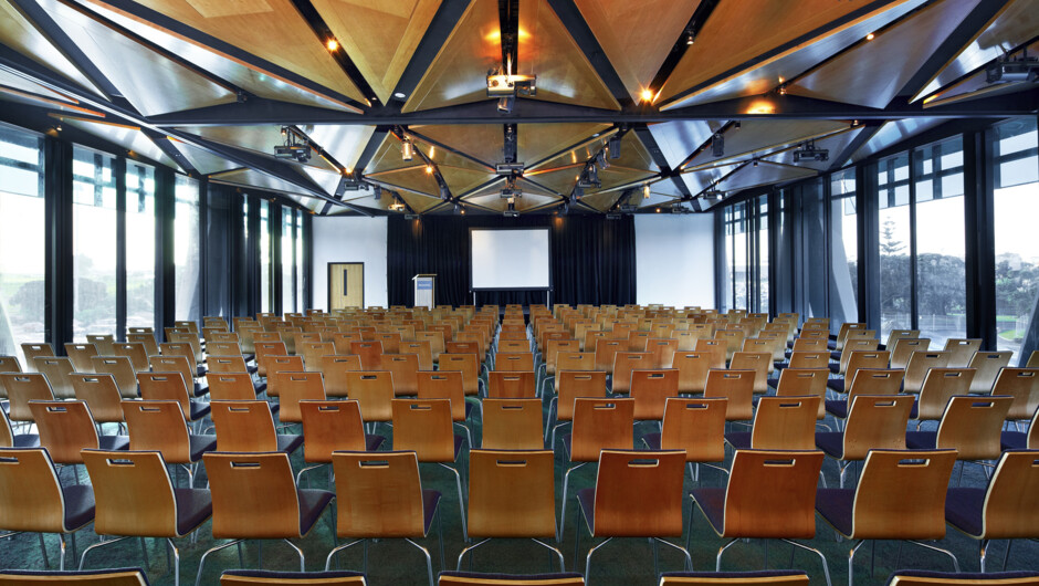 Conference Facilities with capacity up to 315 delegates.