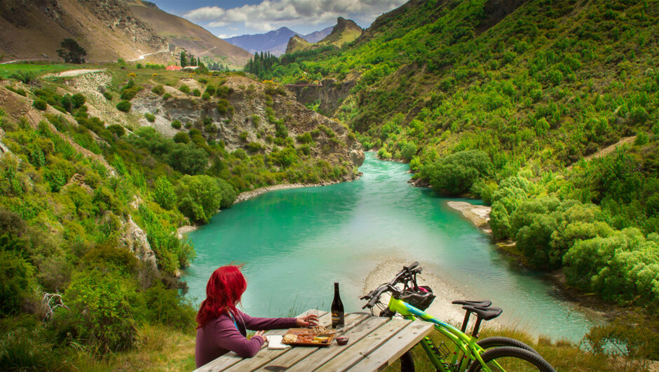 自転車を借りてクィーンズタウンでも有数のトレイルを走りましょう