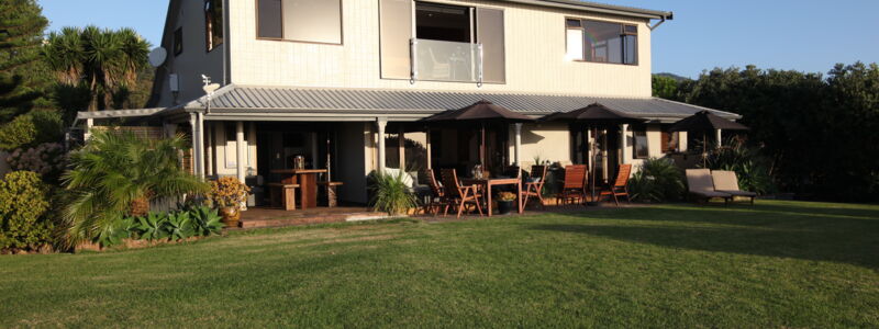 Logo: Te Puru Beach Lodge