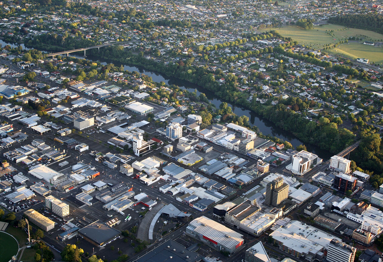 Hot Air Ballooning is a one-of-a-kind adventure. Kiwi Balloon Company’s flights take place over the Waikato in New Zealand daily, depending on the weather. Contact us directly for your booking.