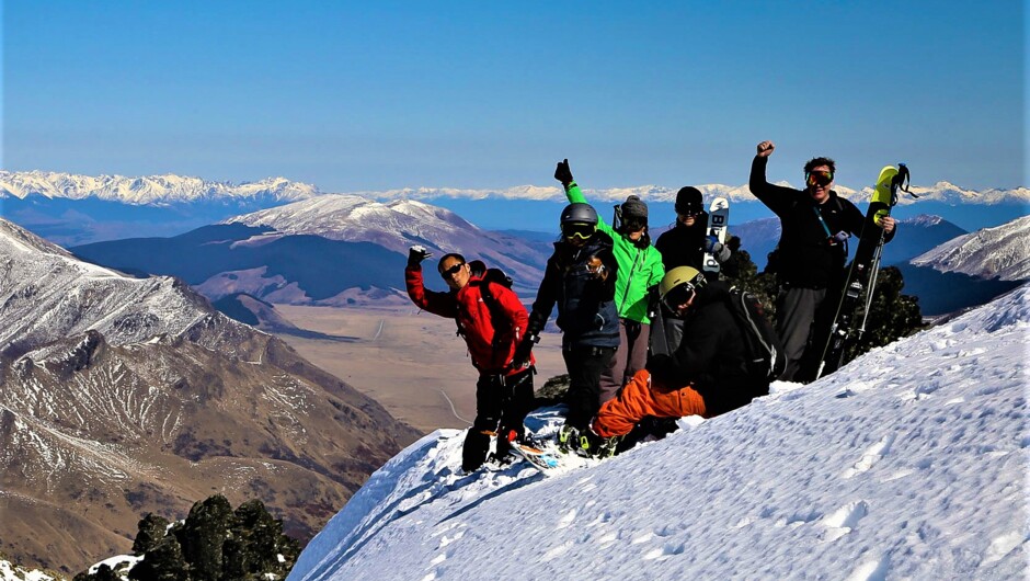 中級斜面もあるのでヘリスキーが初めての方でも心配せずにご参加いただけます