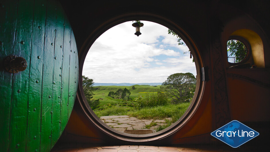 Gray Line Hobbiton and Waitomo day tour - Bilbo's Hobbit hole