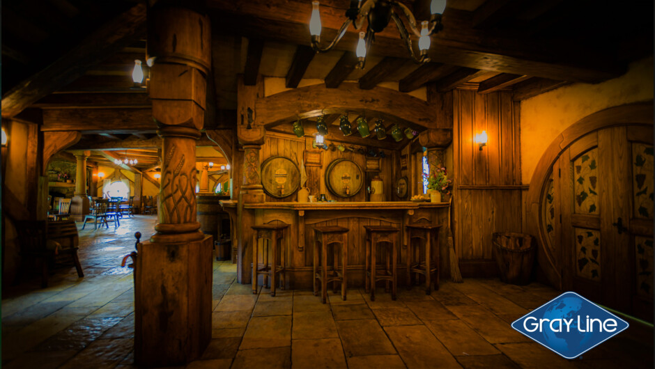 Gray Line Hobbiton and Waitomo day tour - The Green Dragon inn