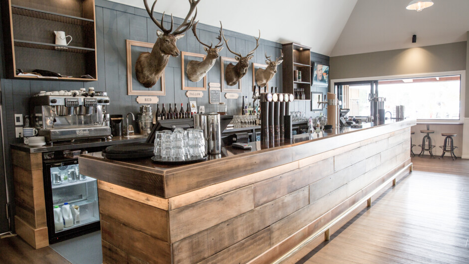 5 Stags Bar &amp; Restaurant