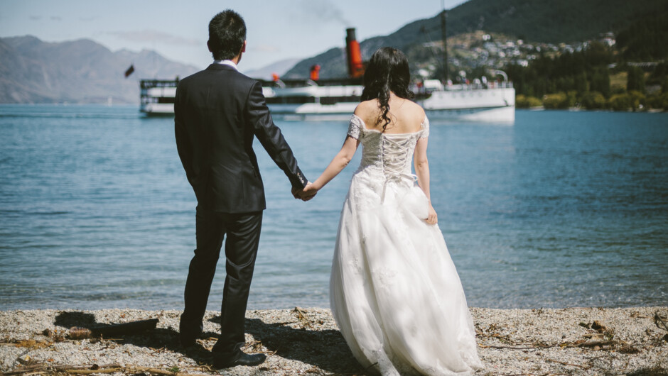 Asian wedding photographer in Queenstown.