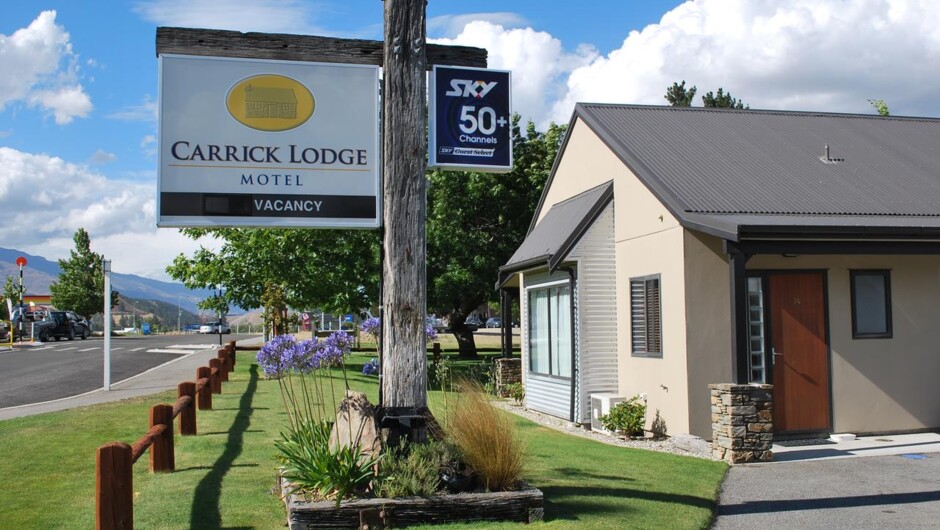 Entrance to Carrick Lodge