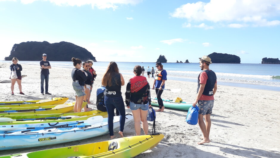 훼누아쿠라 섬 가이드 투어