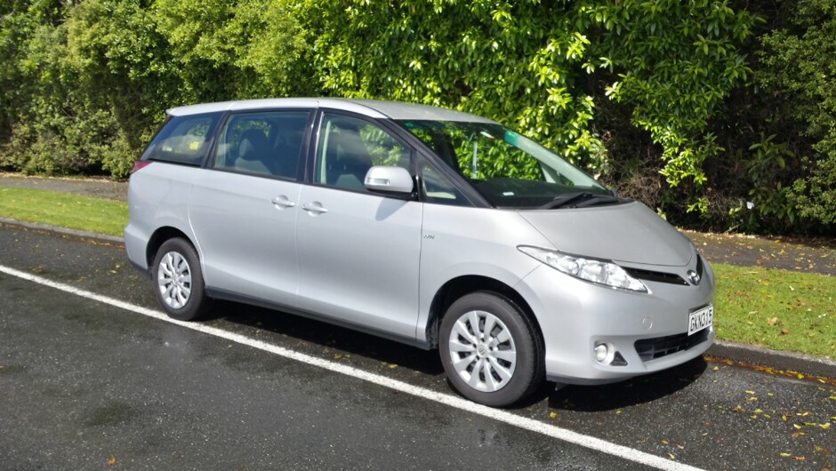 8 Seater People Mover