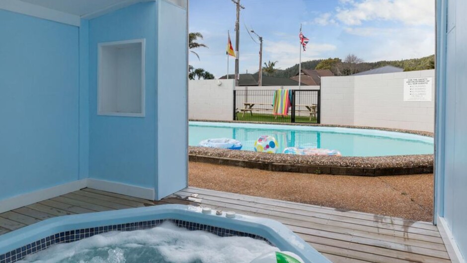 Seasonal Swimming Pool and Outdoor Area