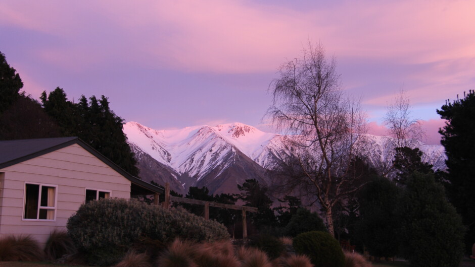 Benlea Cottage at sunset