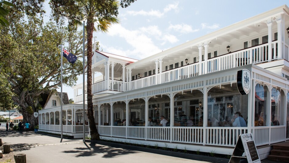 The Duke of Marlborough Hotel in Russell. Stay and dine a night here, waterfront luxury.