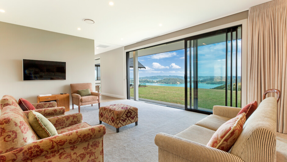 Second Lounge and View