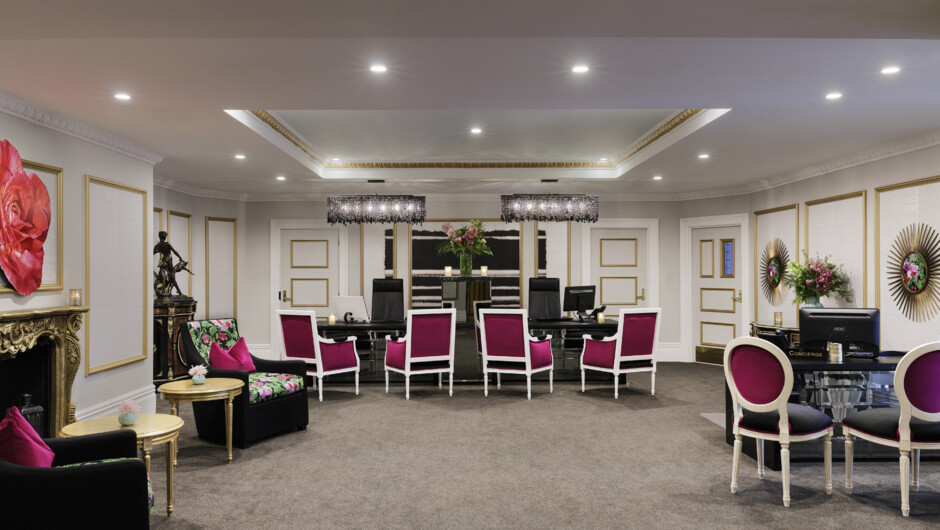 Personalised, sit-down welcome experience