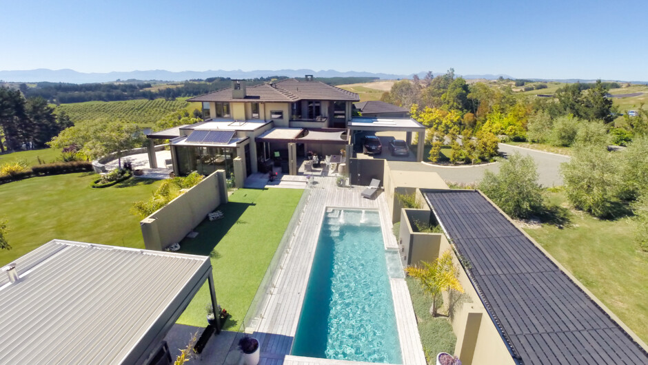 Enclosed pool/entertainment area