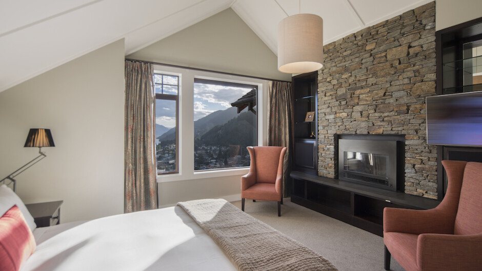 Master Bedroom with views - Queenstown Heights