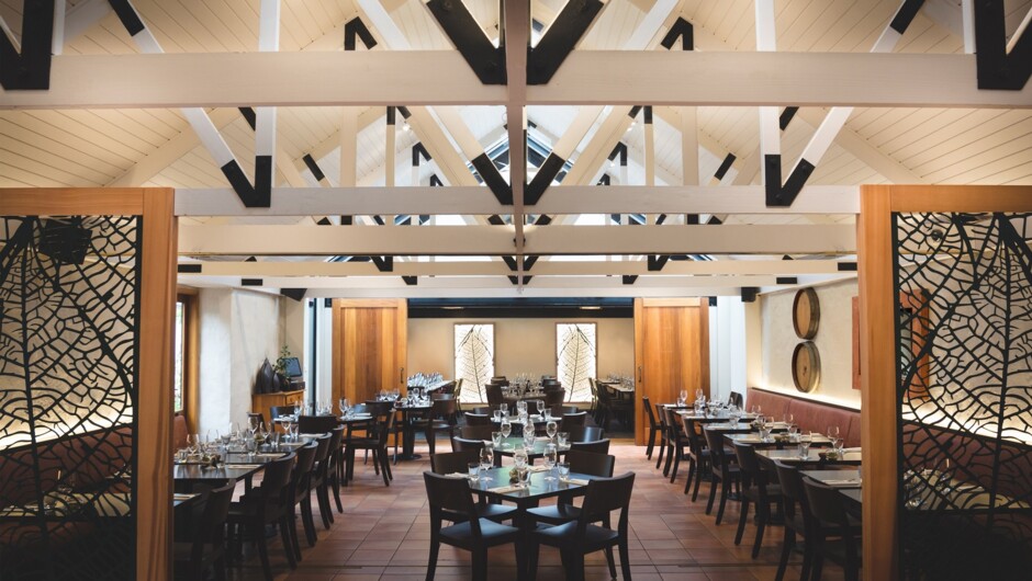 吉腾庄园精品餐厅，为客人提供完美的餐酒体验。