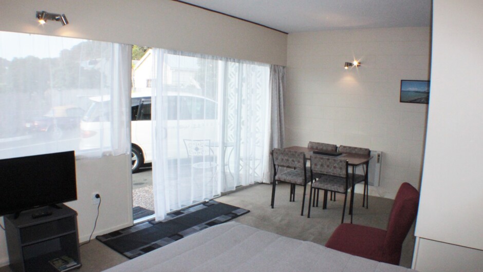 Studio and Twin Dinning / living