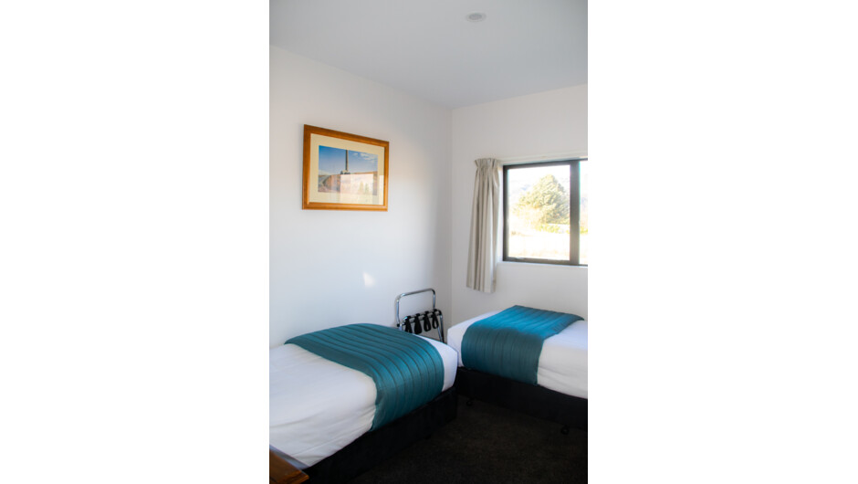 One Bedroom Family unit, Queen and 2 Singles