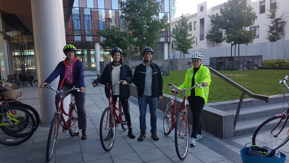 Small groups (maximum 8 guests) and lots of local knowledge.