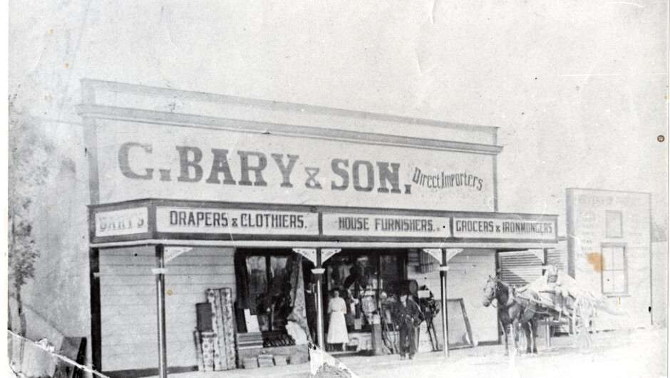 Bary's Store circa 1900 (now Roadhouse cafe)