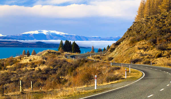 Bei einer Fahrt durch Neuseeland geht eine außergewöhnliche Landschaft in die nächste über.